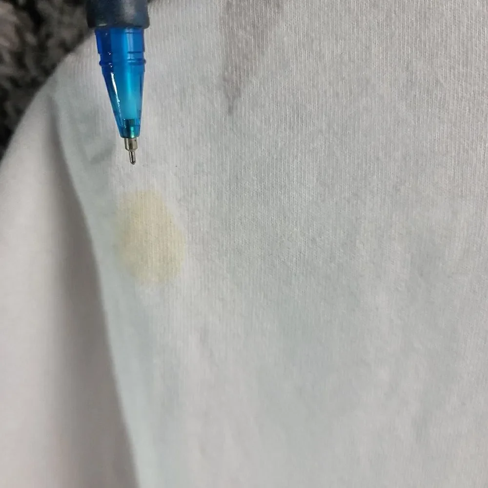 Stussy Sz Small logo T Shirt from the early 2000s Has Stain On Shoulder Pls See - Picture 3 of 9